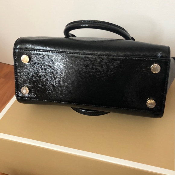 Authentic Michael Kors Medium Selma Satchel - Picture 3 of 8